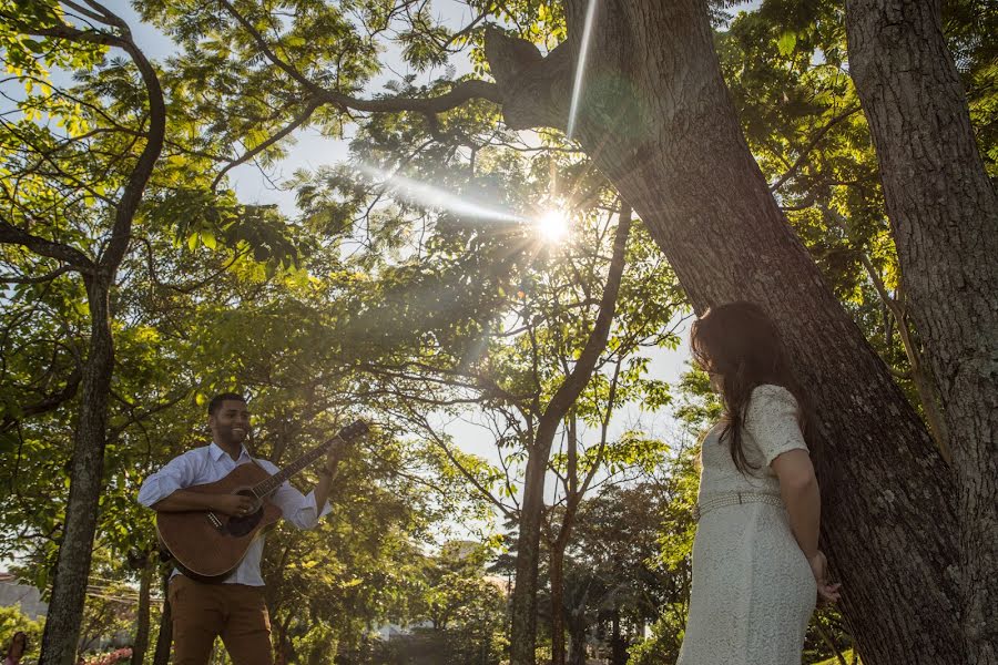 Fotografo di matrimoni Alexandre Peoli (findaclick). Foto del 24 agosto 2017