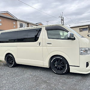 ハイエースバン TRH200V