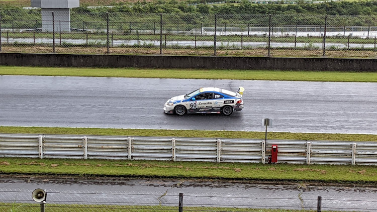 クラウンセダンのオートポリス・スーパー耐久レースに関するカスタム事例の投稿画像3枚目
