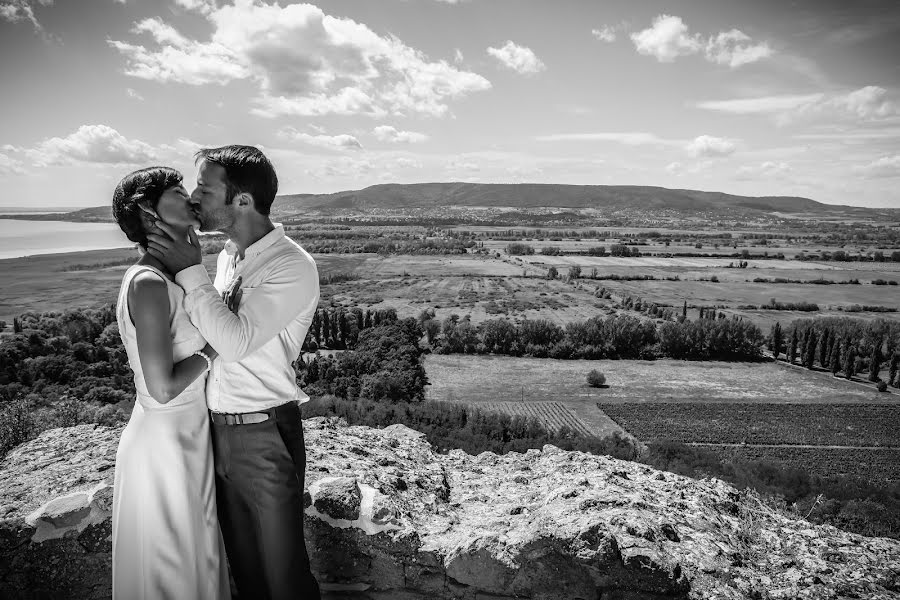 Fotógrafo de casamento Zoltán Füzesi (moksaphoto). Foto de 3 de setembro 2017