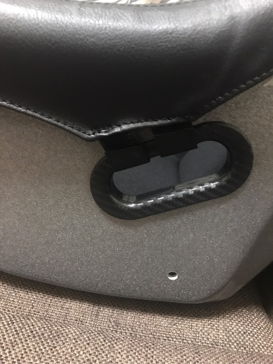 デミオのDJデミオ・DIY・シート交換・ZETA III用プロテクター流用・RECAROオフセットアダプター流用に関するカスタム事例の投稿画像7枚目