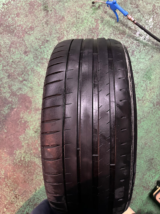 インプレッサ WRX STIのトレッドパターン選手権・ミシュランパイロットスポーツ4・土屋圭市さん・松田次生さんに関するカスタム事例の投稿画像1枚目