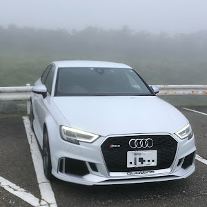 RS3 セダン