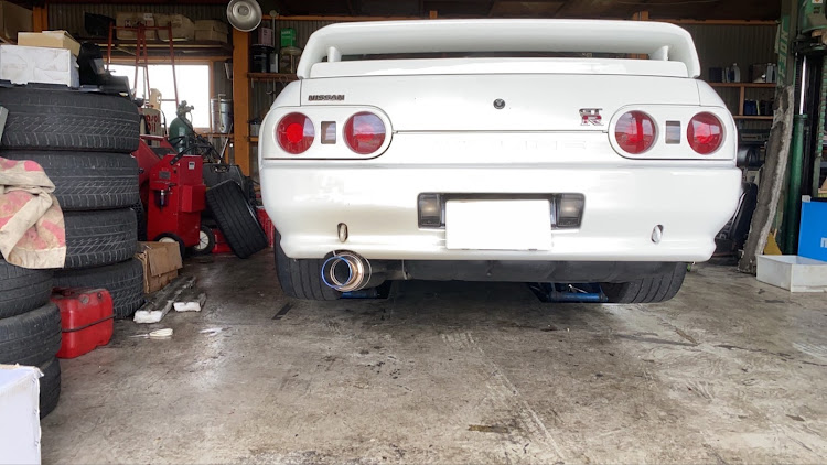 スカイライン GT-Rの柿本改マフラー・トラストオイルクーラー・NISMOに関するカスタム事例の投稿画像1枚目