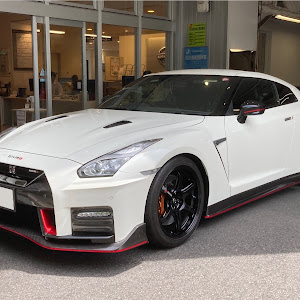 NISSAN GT-R