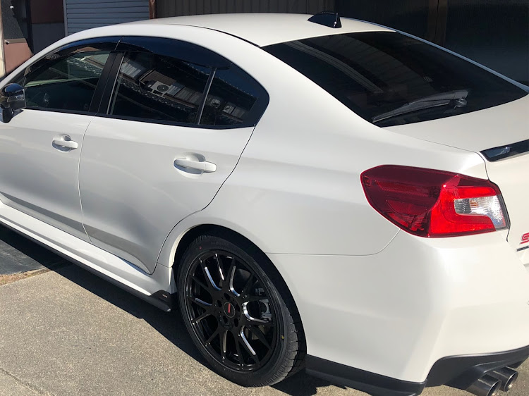 WRX S4のホイール交換・WRX S4・スタッドレスタイヤへ交換に関するカスタム事例の投稿画像3枚目