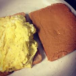 Scrambled Eggs Sandwich