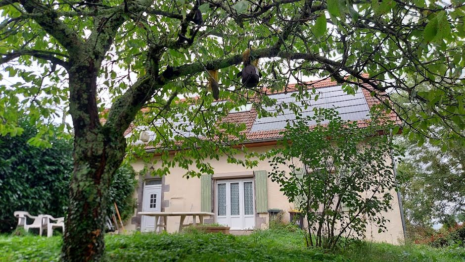 Vente propriété 7 pièces 175 m² à Limons (63290), 450 000 €