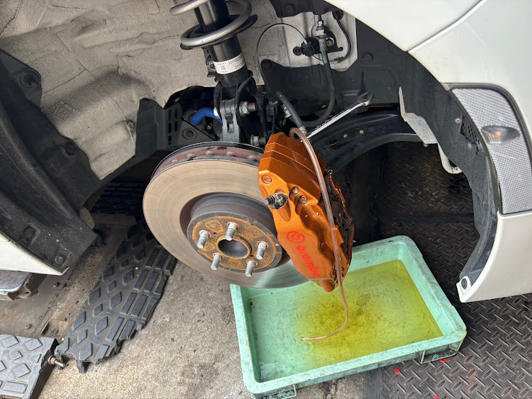 BRZのFSW走行準備・8Bけんちゃん会サーキット部・ブレーキフルード全交換☺️に関するカスタム事例の投稿画像1枚目