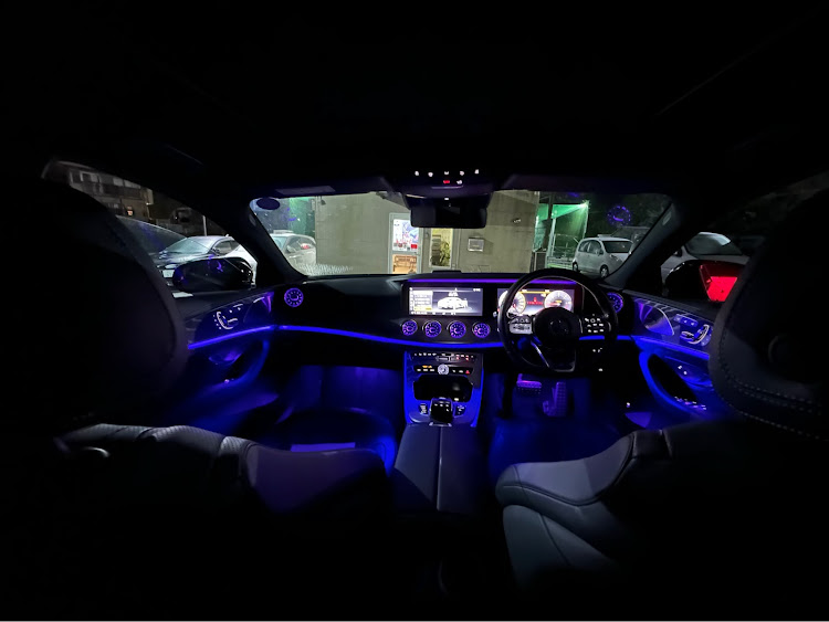 CLSクラス クーペのメルセデス・ベンツ・CLSクラス(クーペ)・CLS 220d・アンビエントライトに関するカスタム事例の投稿画像2枚目