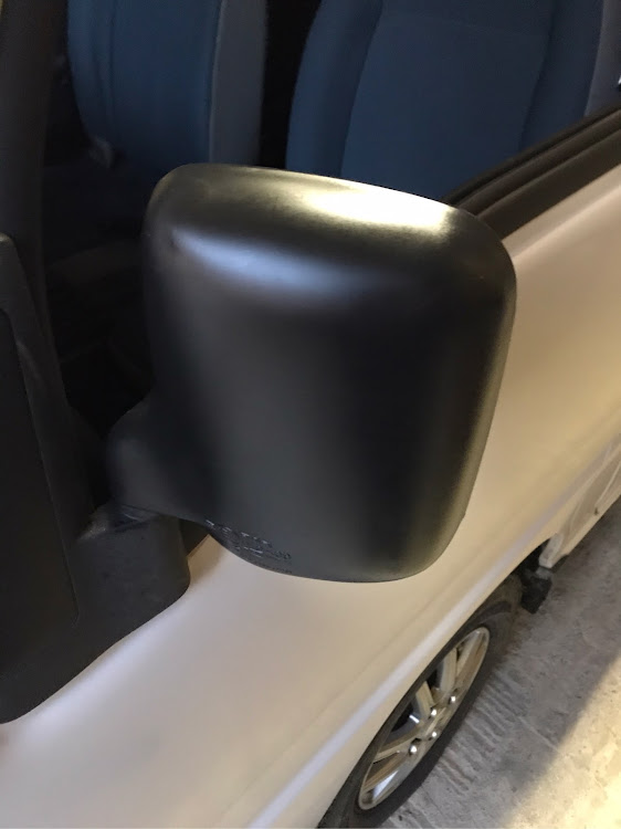 サンバー バンの樹脂部品の劣化・サンバーバン・納車に関するカスタム事例の投稿画像3枚目