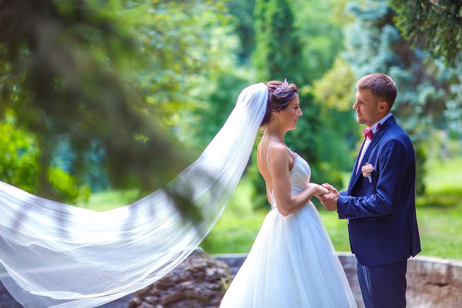 Fotógrafo de casamento Anastasiya Berkuta (berkuta). Foto de 4 de janeiro 2019