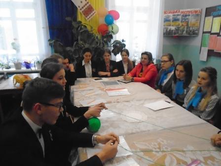 http://dikvik2009.ucoz.net/2016-2017part3/licej_v_olshanici-2.jpg