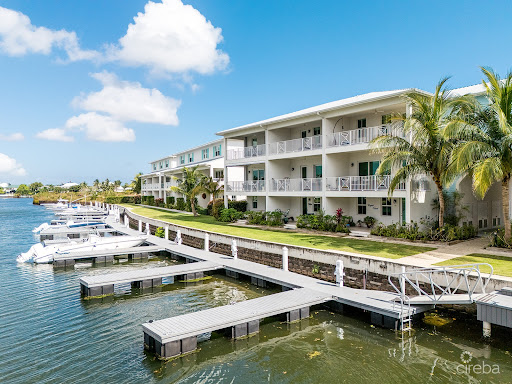 Appartement avec piscine en bord de mer 1