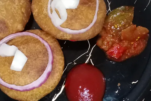 Onion Kachori [4 Pieces]