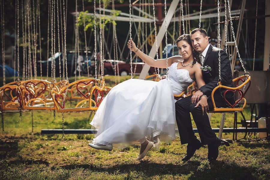 Fotógrafo de bodas Tihanyi Tamás (tihanyitamas). Foto del 24 de febrero 2019