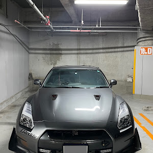 NISSAN GT-R