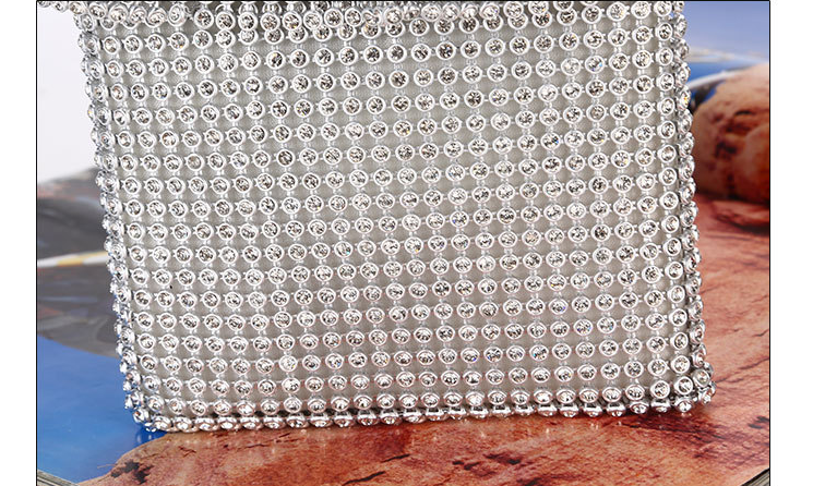 Title 1, Vertikale Damen Clutch mit Strasssteinen, kreat...