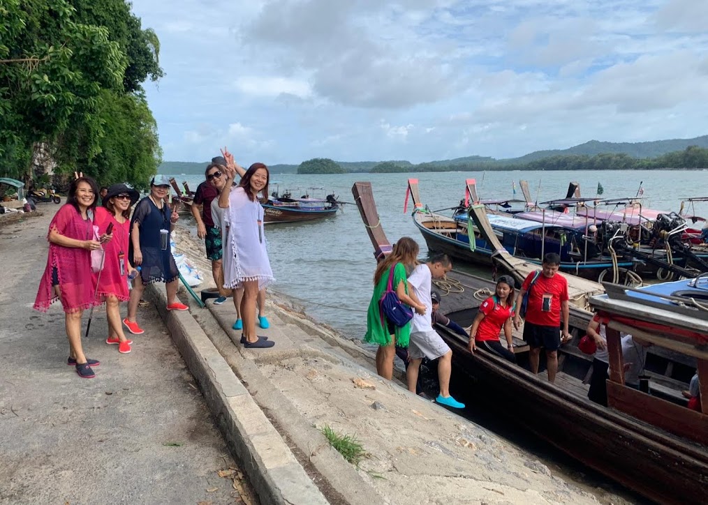 4 Islands tour by private long-tail boat from Ao Nang - Koh Poda (Poda Island), Koh Gai (Chicken Island), Koh Tup and Koh Mor (Tup Island) and Phra Nang Beach on Railay Peninsula