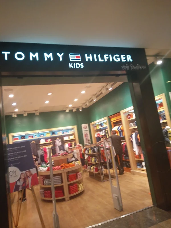 Tommy Hilfiger photo 