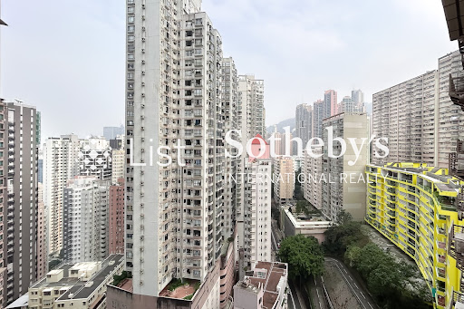 view of densely built residential buildings in this luxury property for rent in Mid-Levels ($12,627)