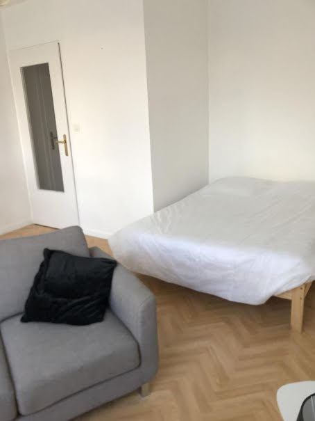 Location  appartement 1 pièce 25 m² à Valenciennes (59300), 460 €