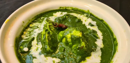 Palak Ke Saath Paneer