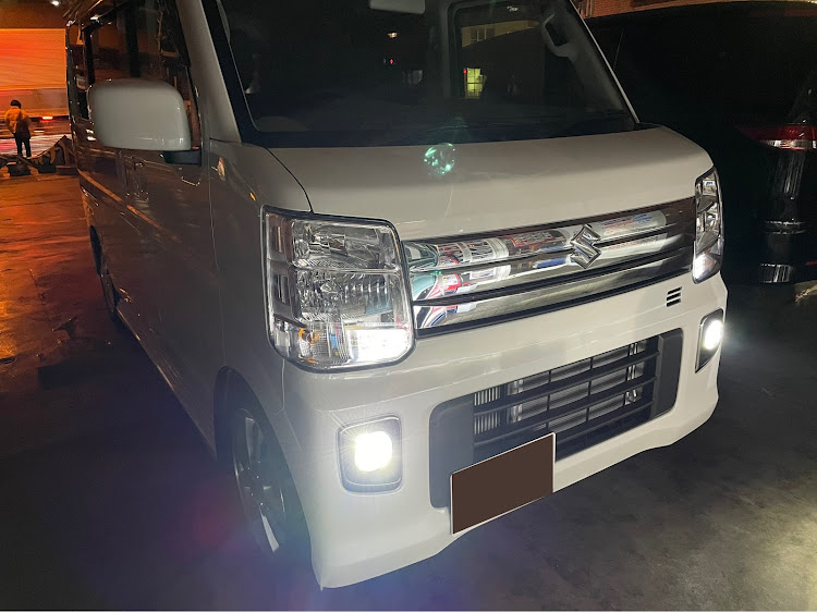 エブリイワゴンのDA17W・エブリイ・DIY・球交換に関するカスタム事例の投稿画像2枚目
