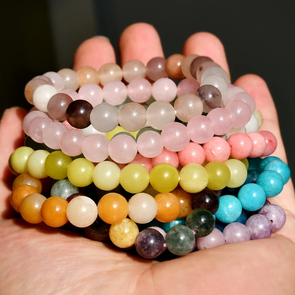 8mm Natuursteen Armband met Tourmaline kaart. Bescherming en evenwicht. Stijlvol accessoire voor dagelijks gebruik en welzijn.