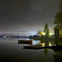 Suggestiva scena notturna sul lago di 