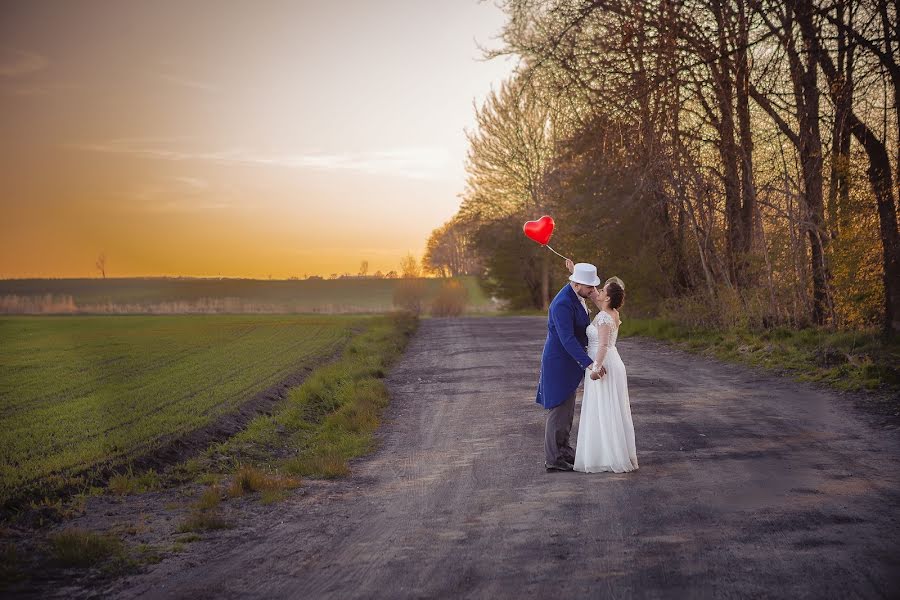 Fotografo di matrimoni Sylwia Dziadoń (sylwiadz). Foto del 10 marzo 2020