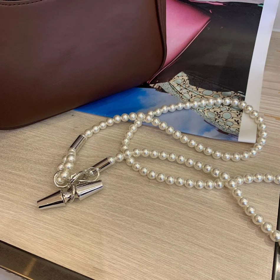 Collier Chaîne de Corps Scintillant et Sensuel Bijou Corporel Idéal pour Robes et Maillots de Bain Accessoire de Mode Féminin Chic