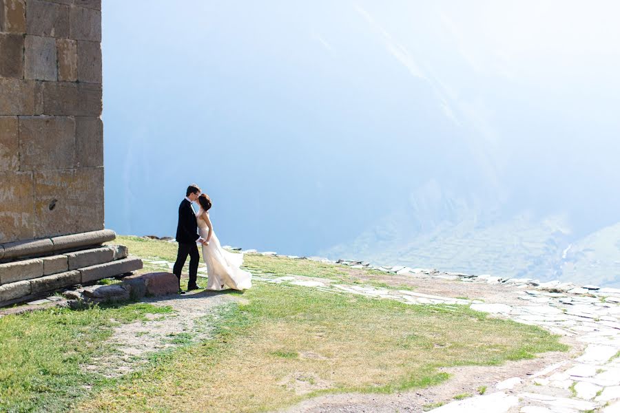 Fotografo di matrimoni Larisa Demidova (lgaripova). Foto del 11 gennaio 2017