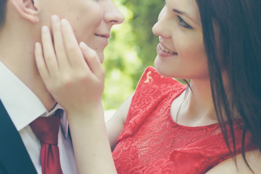 Fotógrafo de casamento Darya Bulycheva (bulycheva). Foto de 12 de setembro 2016