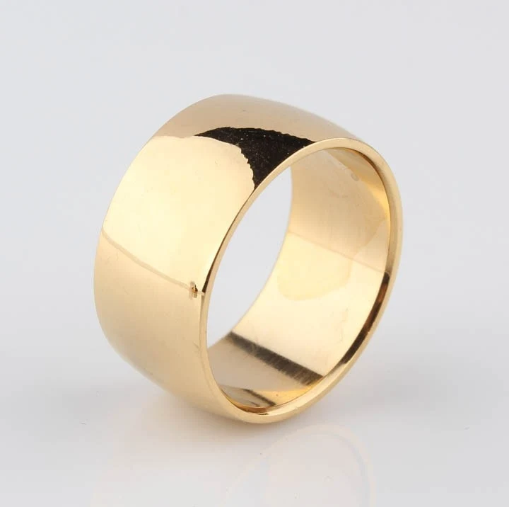 Breiter goldener Titanstahl-Ring für Herren, Light Plate. Dominanter Tail Ring für maskulinen Stil. Edles Design, hochwertiges Material.