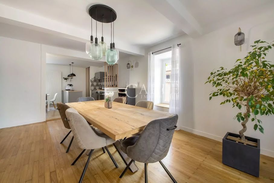 Vente maison 7 pièces 201 m² à Saint-Laurent-de-Mure (69720), 699 000 €