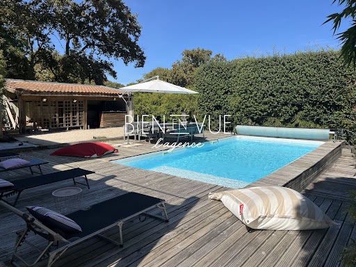 Luxury property for sale in La Teste-de-Buch (33115) - Outdoor swimming pool with wooden deck