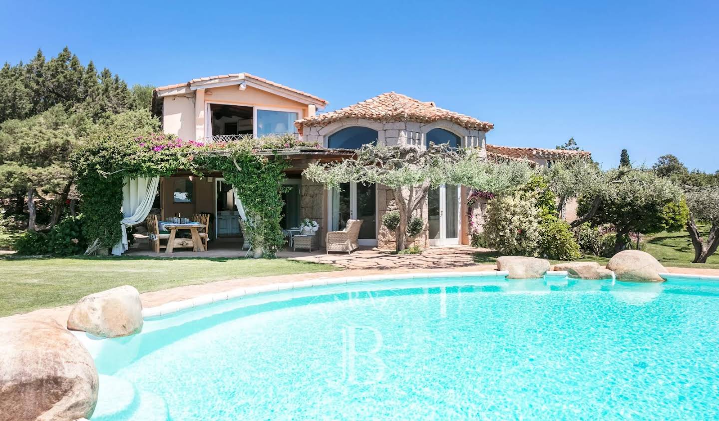 Villa with pool and garden Porto Cervo