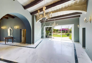 Villa with pool 4