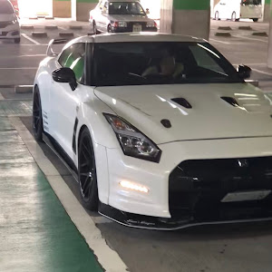 NISSAN GT-R