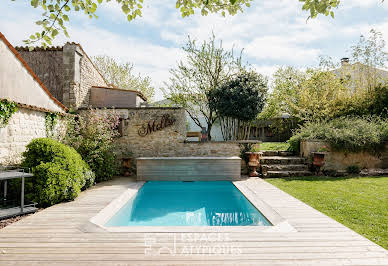 Maison avec piscine et terrasse 2