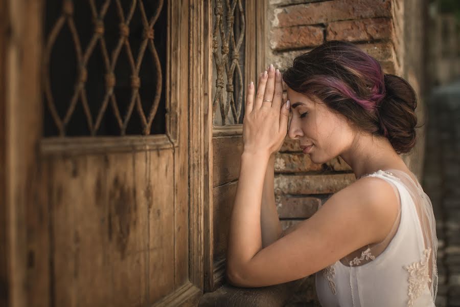 Fotografo di matrimoni Elena Dzhundzhi (elenagiungi). Foto del 29 giugno 2017