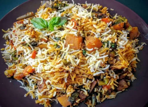 Chef Spl. Hyderabadi Veg Biryani With Raita