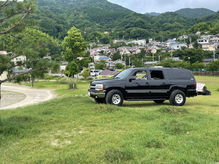 サバーバンのアメ車・シボレー・海・ヒッチキャリア・夏に関するカスタム事例の投稿画像3枚目