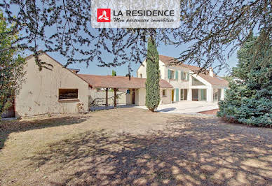 House with pool and terrace 19