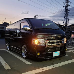 ハイエースバン TRH200V