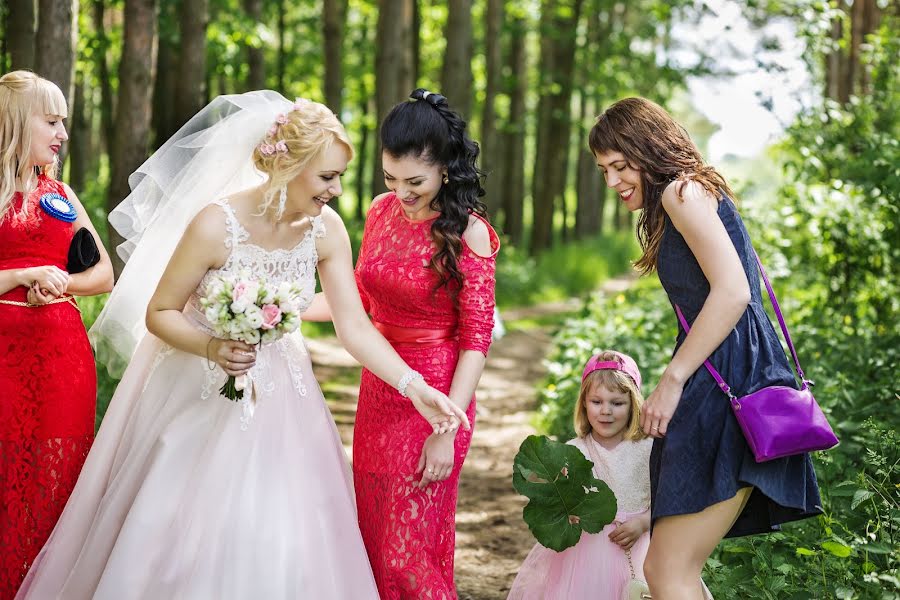 Fotógrafo de casamento Natalya Sidorovich (zlatalir). Foto de 5 de julho 2017