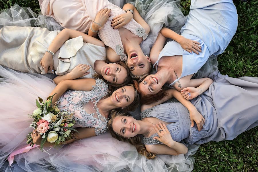 結婚式の写真家Tikhomirov Evgeniy (tihomirov)。2017 6月28日の写真