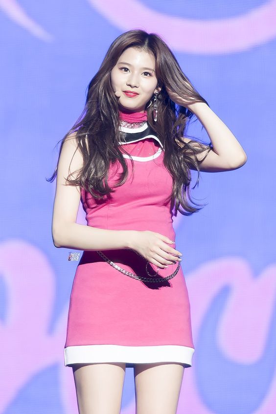 These 10+ Times TWICE's Sana Rocked A Pink Outfit Will Convince You ...