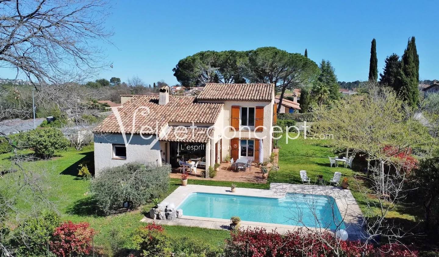 Villa with pool Biot